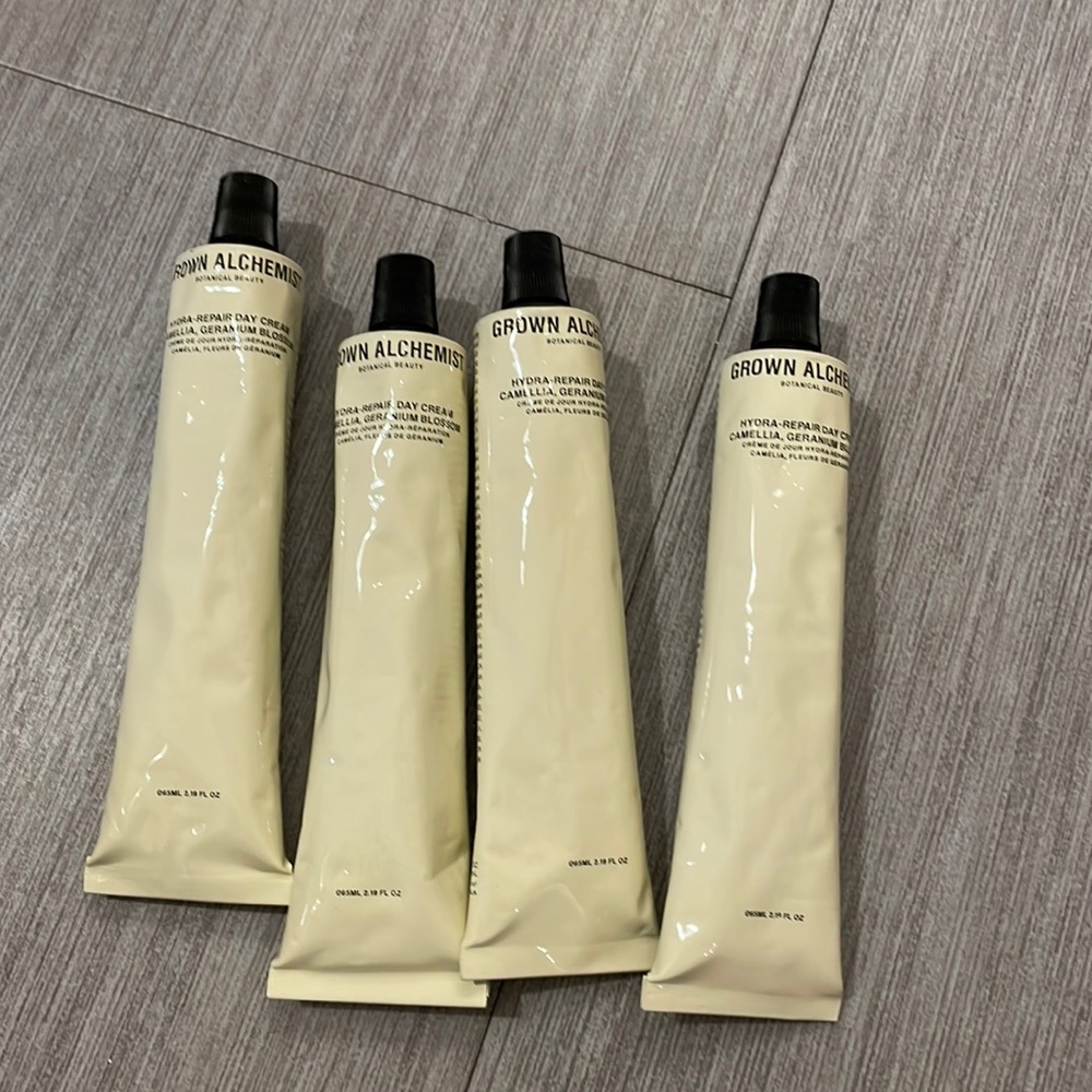 Natural day cream / moisturizer. Very lightweight